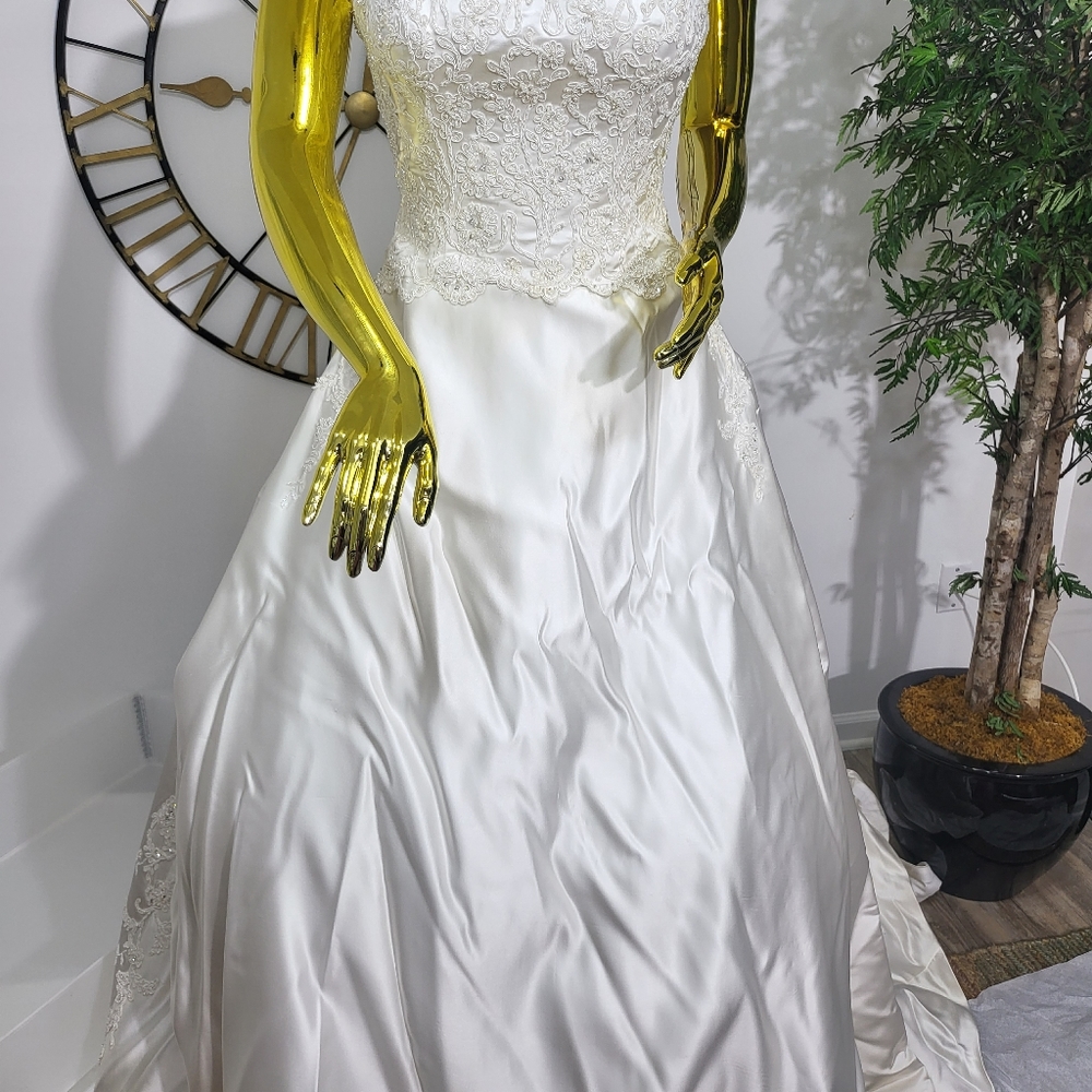 Wedding dress